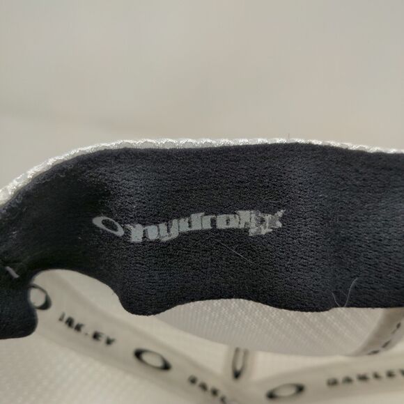 A-Flex Men's Fitted Mesh Back Hat Red White Size L/XL Embroidered O Logo - Picture 13 of 13